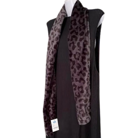 Leopard Scarf The Walking Co. - Picture 11 of 12